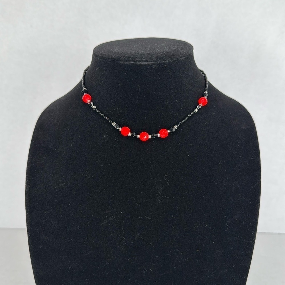 Vintage Estate Red and Black Beaded Necklace Lot A32